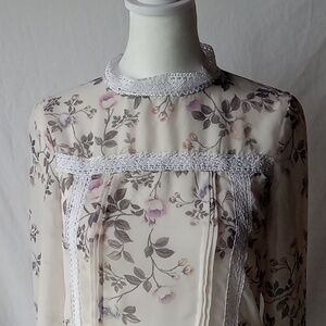 LC Lauren Runway Conrad Feminine Floral Top Size XS Cream Vintage inspi…
